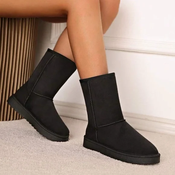 Women’s Black Solid Color Fleece Mid-Calf Warm Snow Boots - Picture 1 of 5